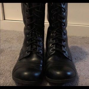 Combat boots